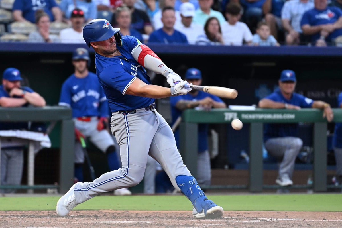 Blue Jays stay stuck on the brink of a playoff clinch as offence remains cold